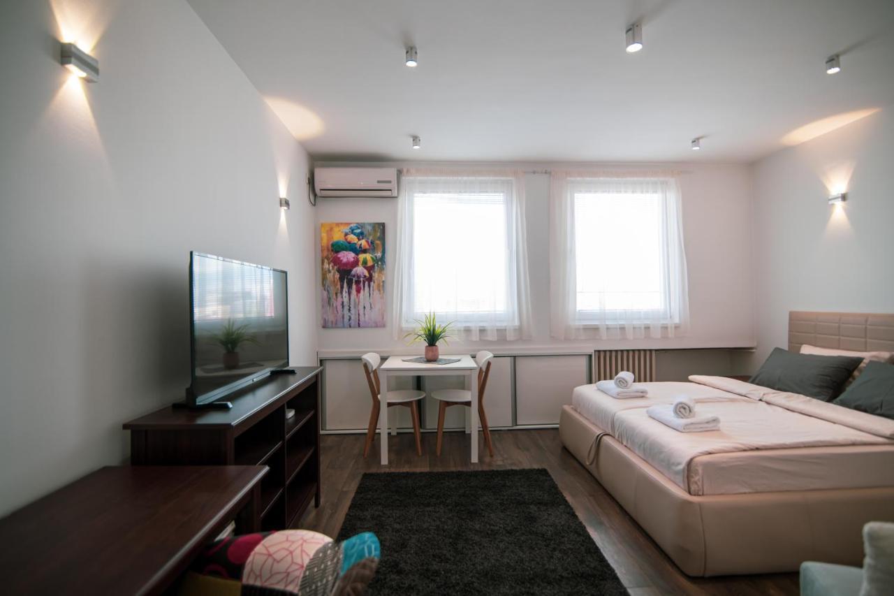 5 Star Central Studio สโกเปีย ภายนอก รูปภาพ