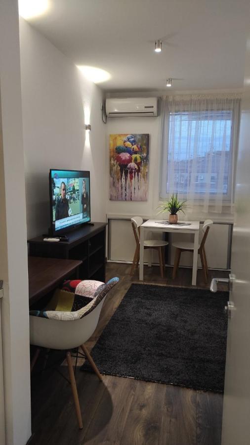 5 Star Central Studio สโกเปีย ภายนอก รูปภาพ